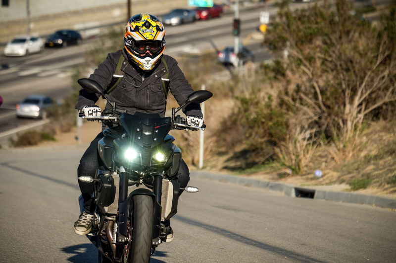 Illustration for article titled The 2017 Yamaha FZ-10 Is A Wild Everyday Commuter I Never Learned To Love